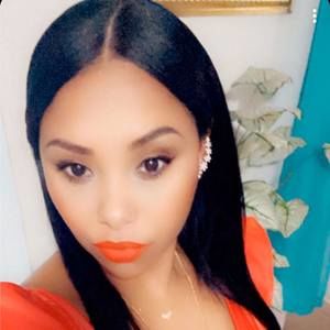 Meet your Posher, Awilda